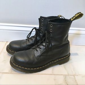 Doc Martens Women’s 1460 Smooth Boots